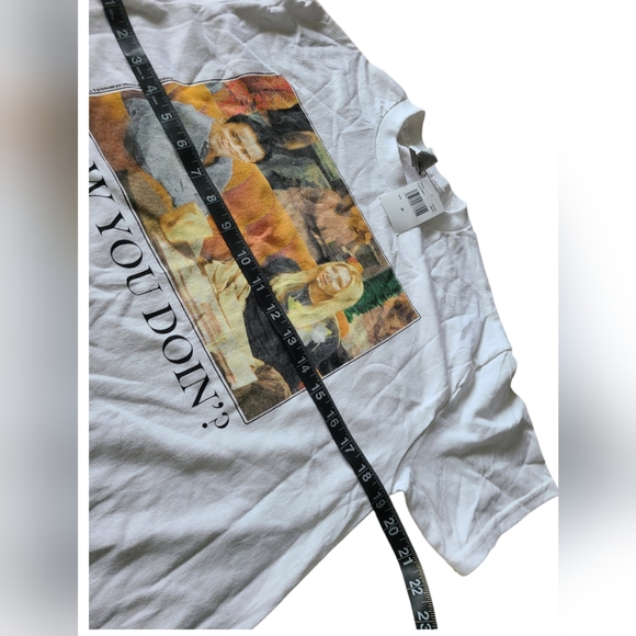 GILDEN | 100% COTTON | FRIENDS GRAPHIC T-SHIRT | SIZE MEDIUM - Picture 7 of 13